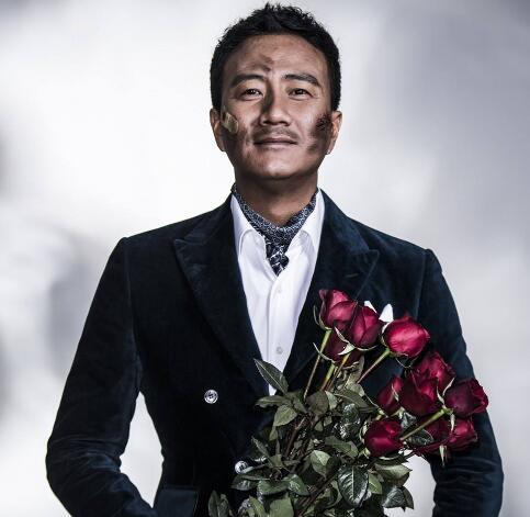 胡军是怎么出名的