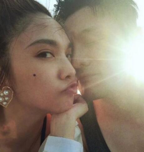 杨丞琳承认与李荣浩领证结婚