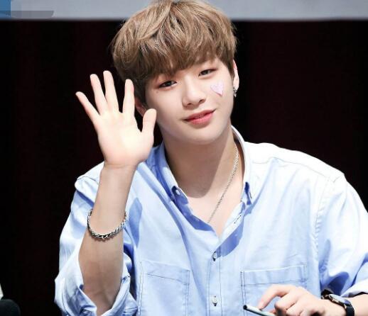 姜丹尼尔为什么这么火