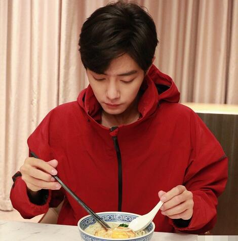 臧洪娜肖战关系怎么样