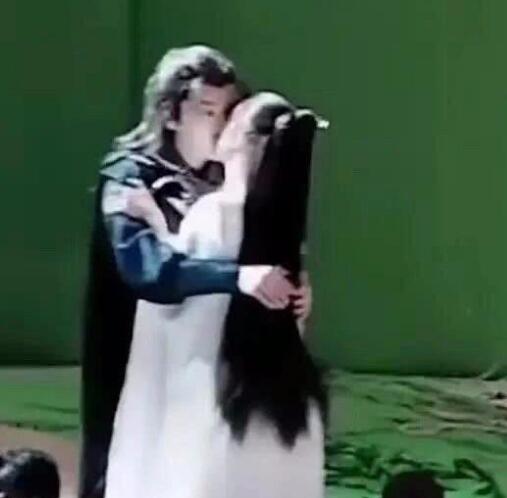 ���Ӿ��з�����Ϸ��