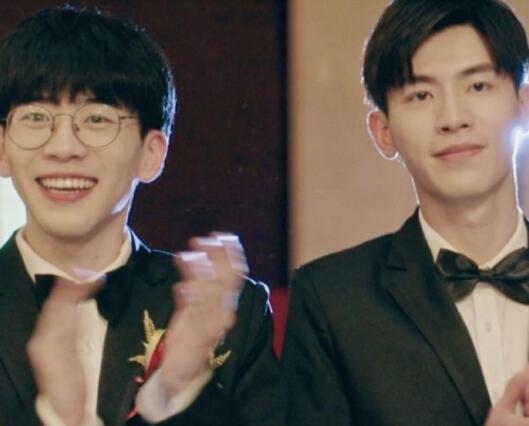 陈桐对微笑说了什么