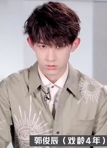 ��Ա���λʲô��Ŀ�ĸ�̨�� 