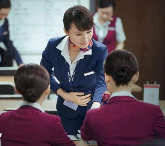 ���г��񳤽������