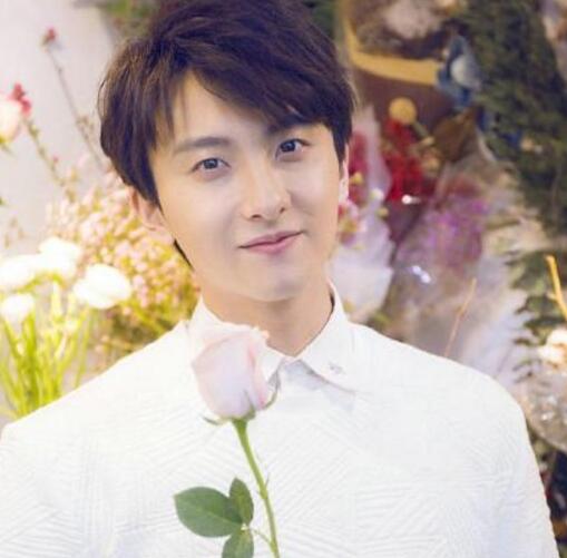 牛骏峰怎么出道的