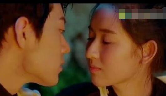 肖战的荧屏初吻给了谁