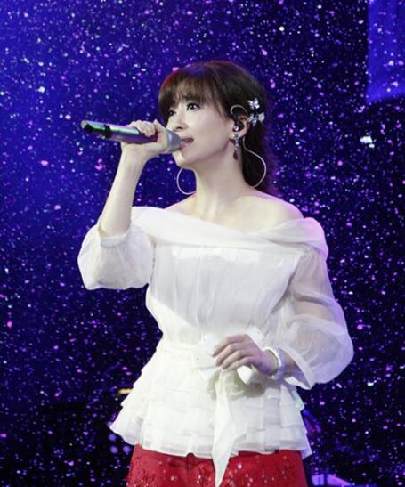 ���泪��4�غ��ҵ�Сβ����˭