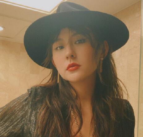 热依扎发文否认拉踩佟丽娅