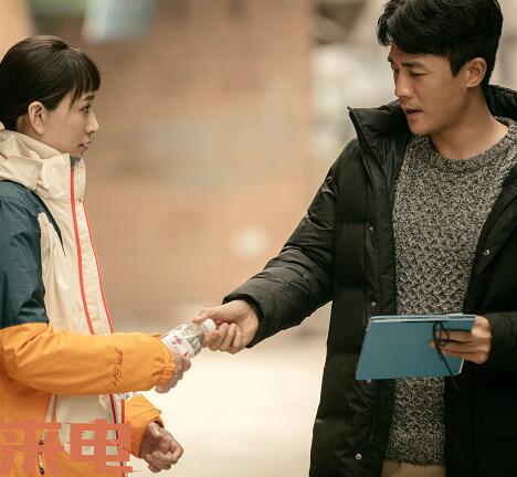 时空来电何君喜欢谁