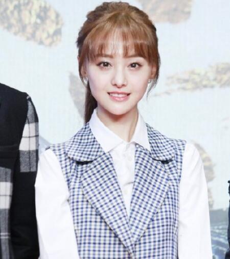 郑爽鼻子怎么了