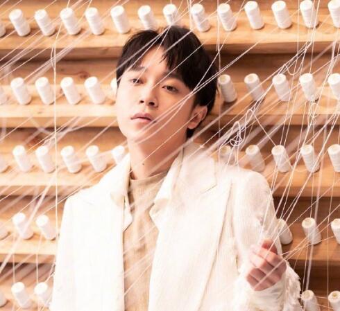 吴青峰被前经纪人起诉