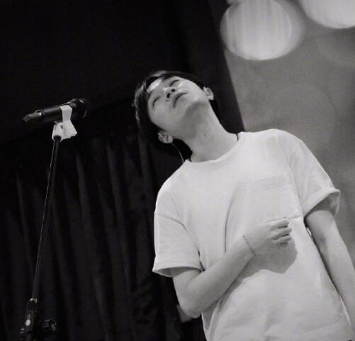 吴青峰被前经纪人起诉