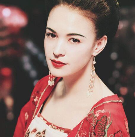 张榕容是混血儿吗