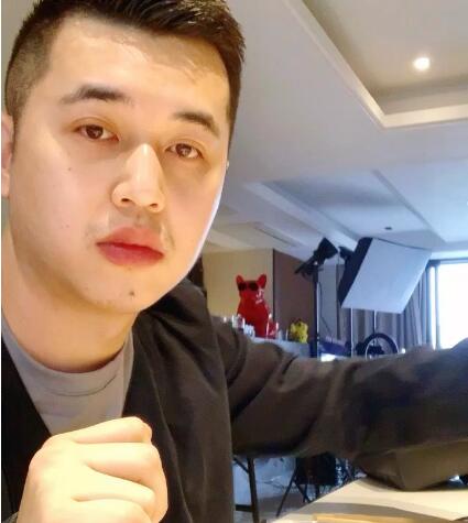 李佳琦小助理叫什么名字