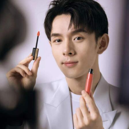 李佳琦小助理叫什么名字