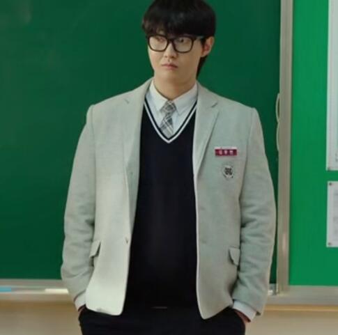 我身体里的那个家伙男主角前后是一个人吗