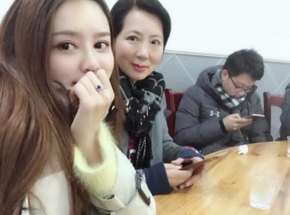 张馨月怎么认识林峰的