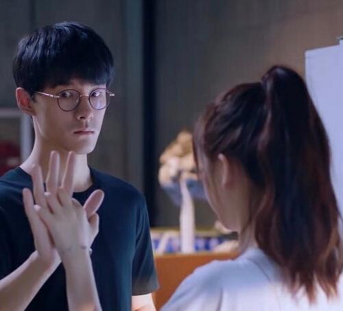 下一站是幸福蔡敏敏贺灿阳发糖 十指相扣击中观众少女心